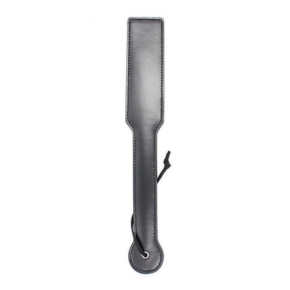Mustan BDSM-kokoelman PLEASUREZ-tuote, sisältää erilaisia BDSM-lyhyitä ja pitkiä varusteita.