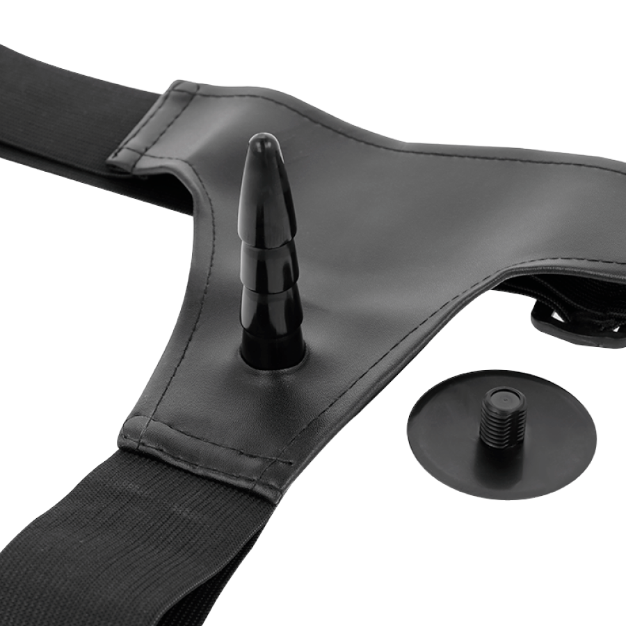 HARNESS ATTRACTION strap-on Jackson 19,8 cm naisten seksilelu, realistinen muoto ja säädettävä hihna.