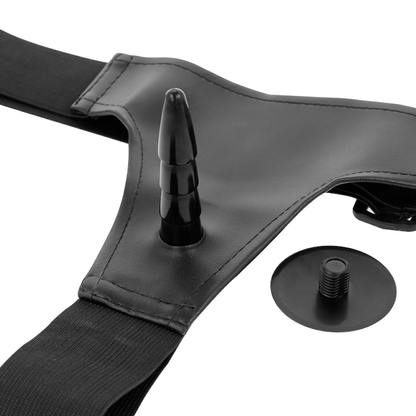 HARNESS ATTRACTION VIBRAATTORI STRAP-ON Walter 15,5 cm naisten seksilelu, strap-on harness ja vibraattori näkyvissä